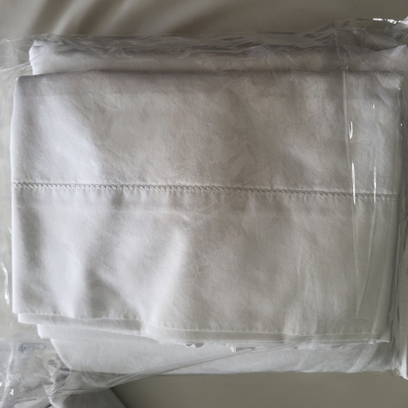 Charisma Sheet Set with 2 Pillow cases White, QUEEN - Picture 7 of 12